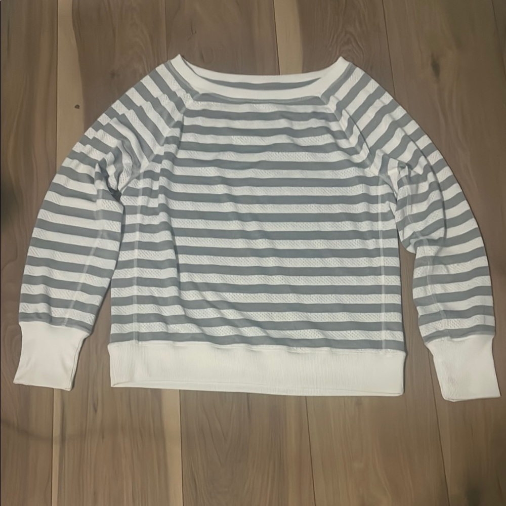 Xersion Crew Neck Sweater Gray and White Stripes